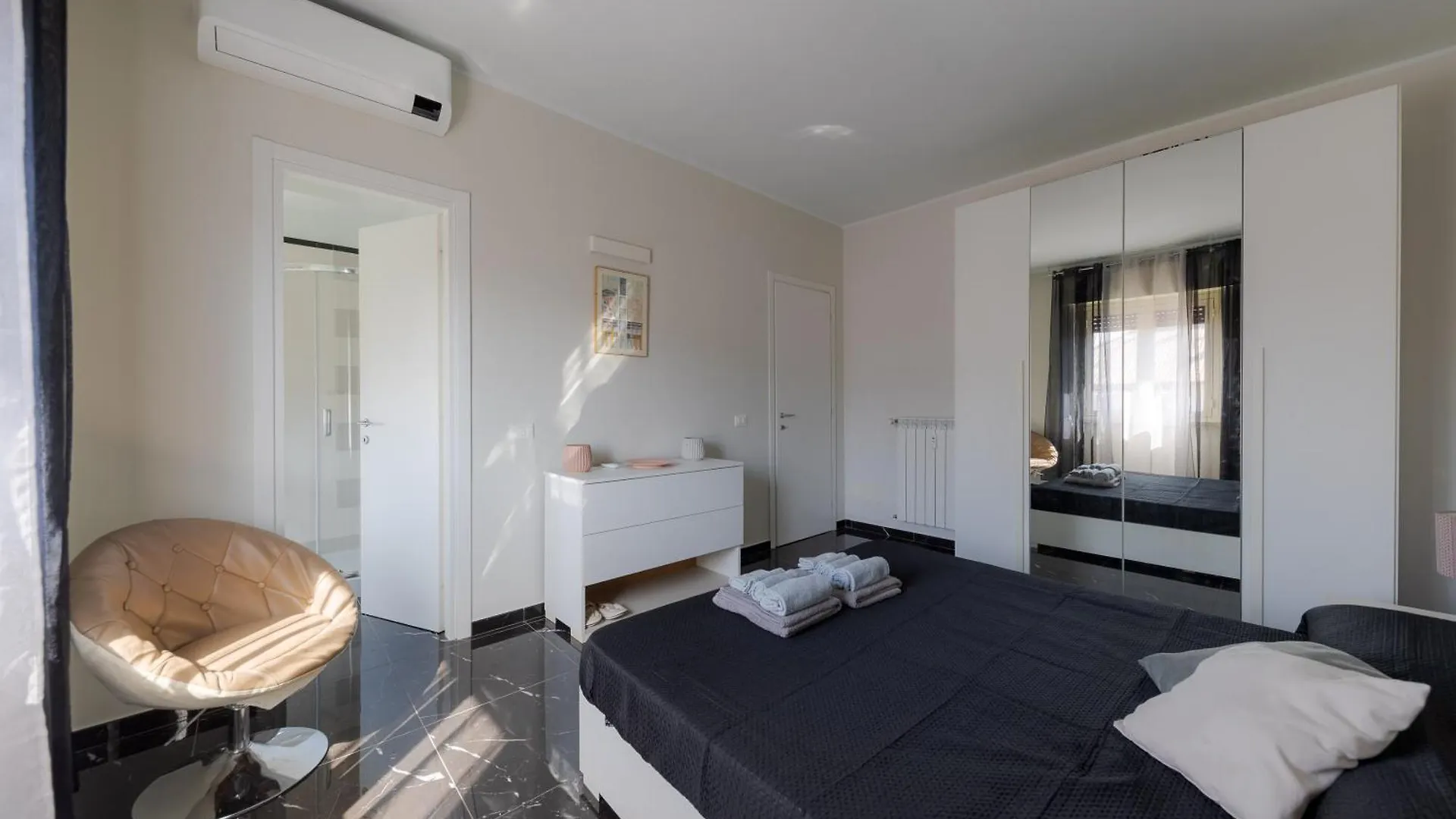 Style134 Apartment 50 Meters From Metro A Lucio Sestio Station 0*, Rome