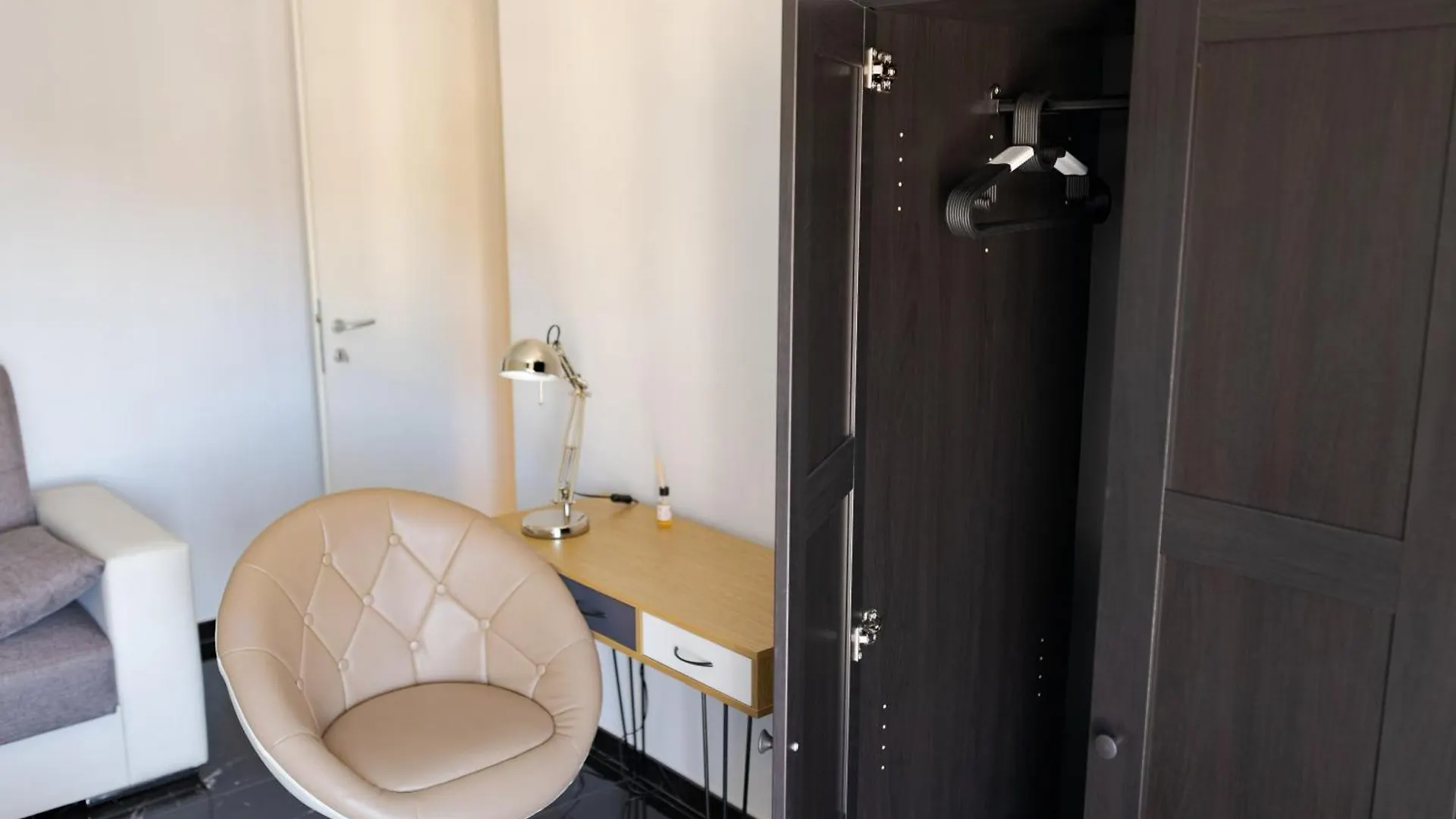 Style134 Apartment 50 Meters From Metro A Lucio Sestio Station 0*, Rome Italy