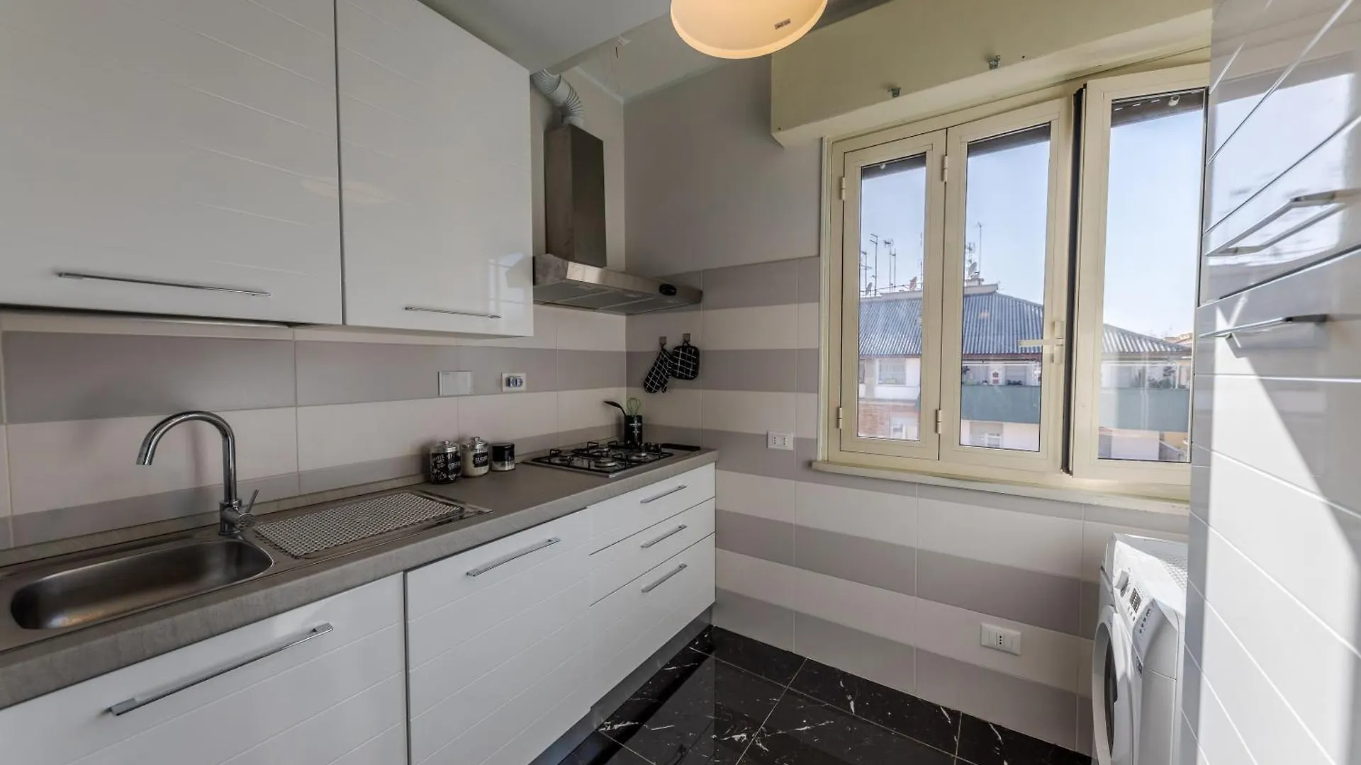 Style134 Apartment 50 Meters From Metro A Lucio Sestio Station